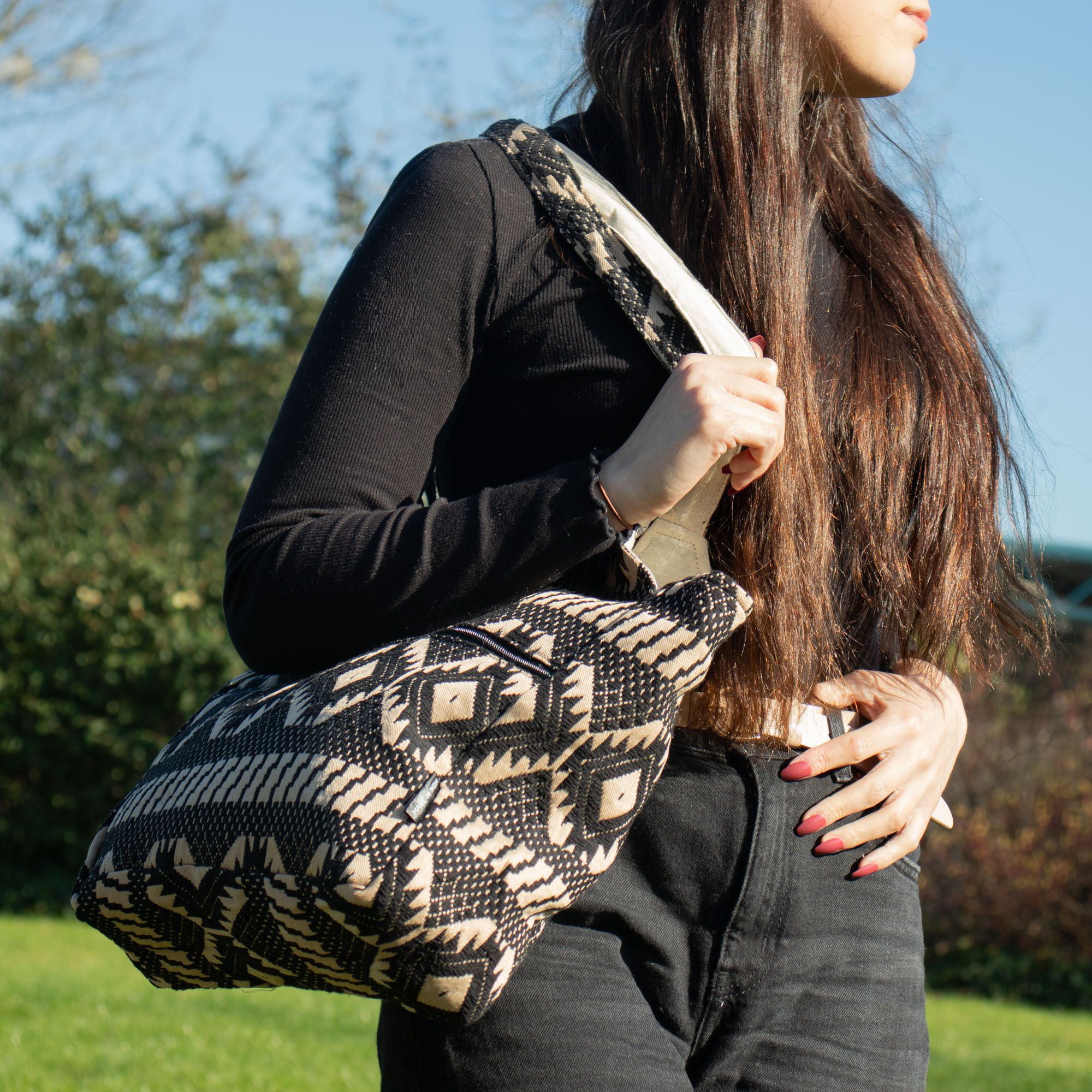 Nomad Sari Jacquard Natural Wander Muse Bag - Image 5